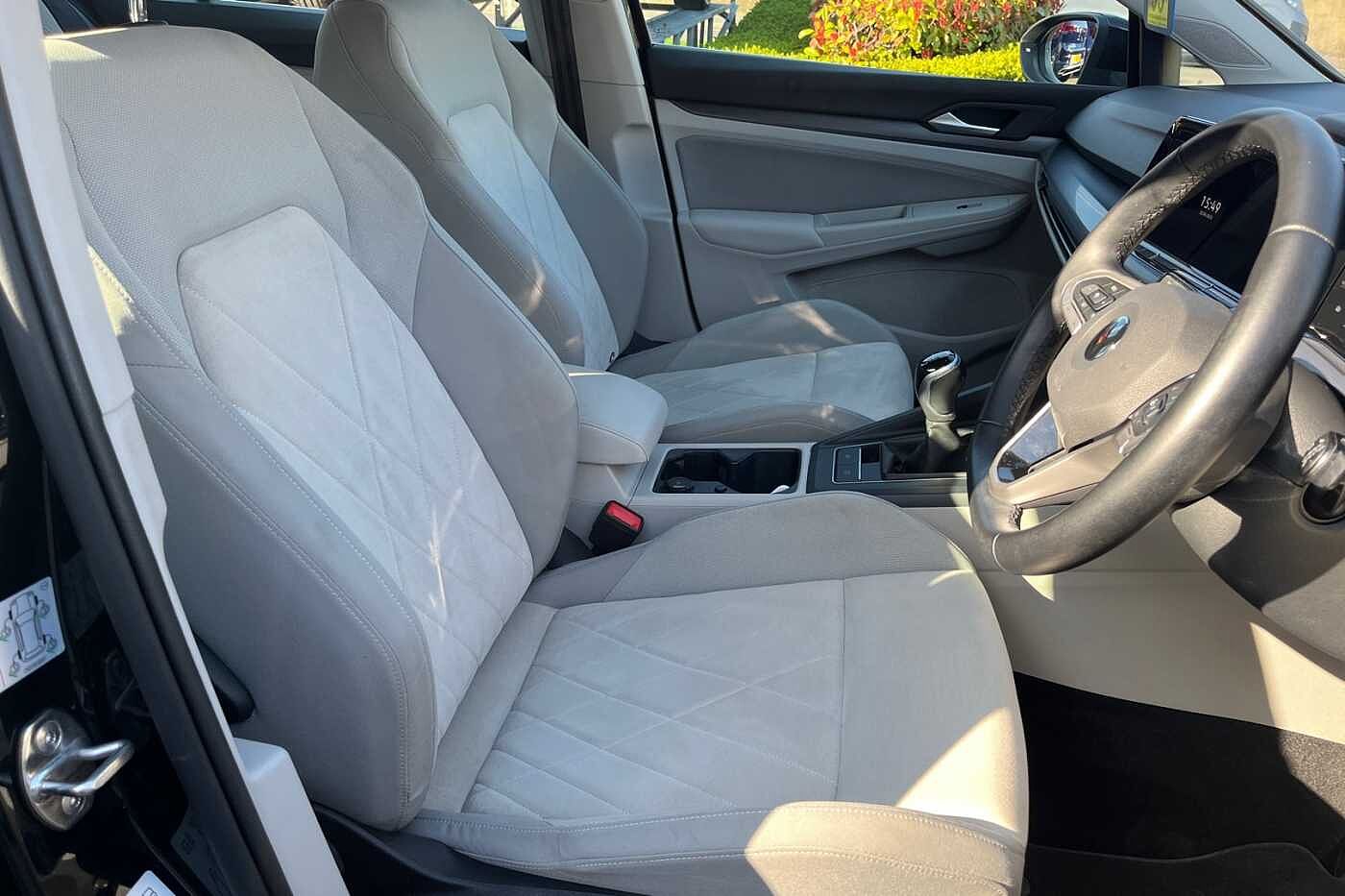 Volkswagen Golf MK8 Hatchback 5-Dr 1.5 TSI (130ps) Style EVO