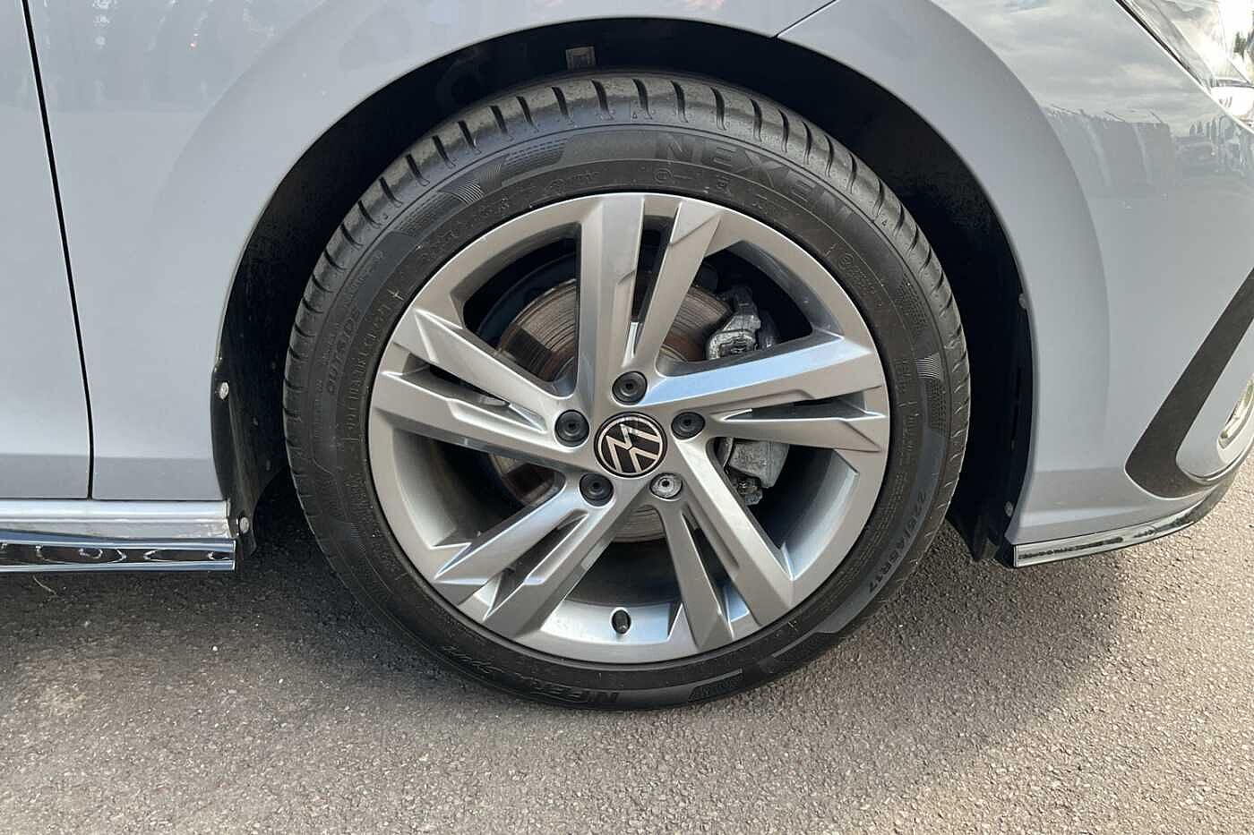 Volkswagen Golf MK8 Hatchback 5-Dr 1.5 TSI (150ps) R-Line EVO