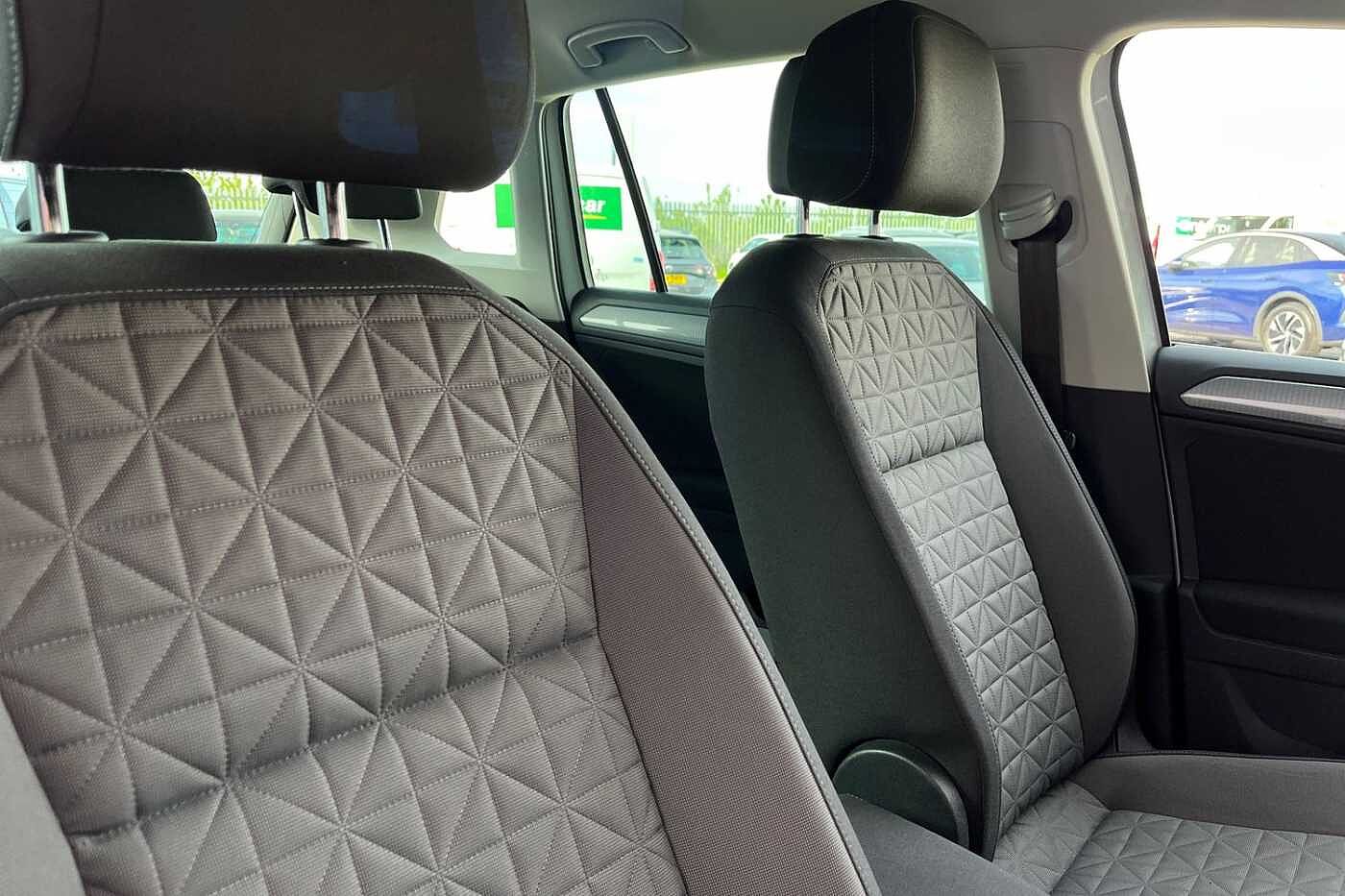 Volkswagen Tiguan 1.5 TSI Life SUV 5dr Petrol Manual Euro 6 150 ps - REAR CAMERA, HEATED SEATS, EL