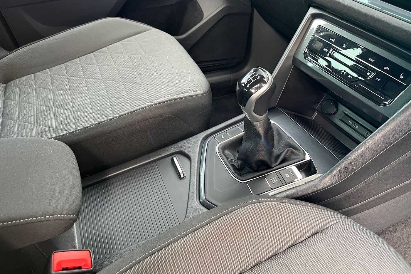 Volkswagen Tiguan 1.5 TSI Life SUV 5dr Petrol Manual Euro 6 150 ps - REAR CAMERA, HEATED SEATS, EL